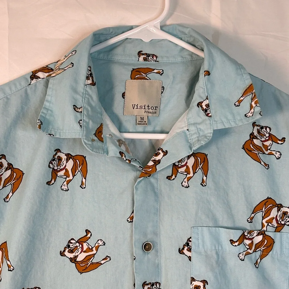 Visitor Premium English Bulldog Short Sleeve Button Down Shirt Men’s Medium‎